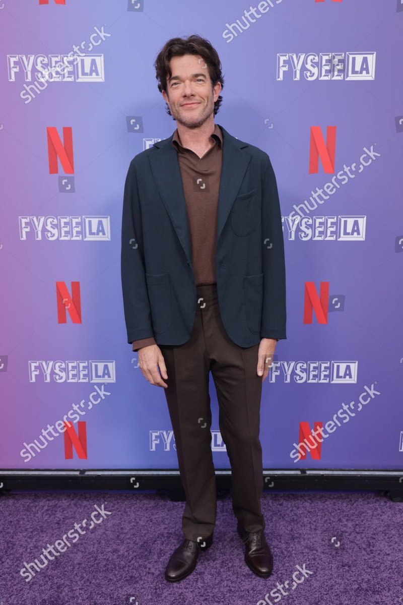 mulaney_now's tweet photo. John at the FYSEE event red carpet on Saturday #everybodyslive #johnmulaney https://t.co/hH3wxz7i4v