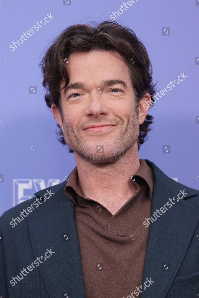 mulaney_now's tweet photo. John at the FYSEE event red carpet on Saturday #everybodyslive #johnmulaney https://t.co/hH3wxz7i4v