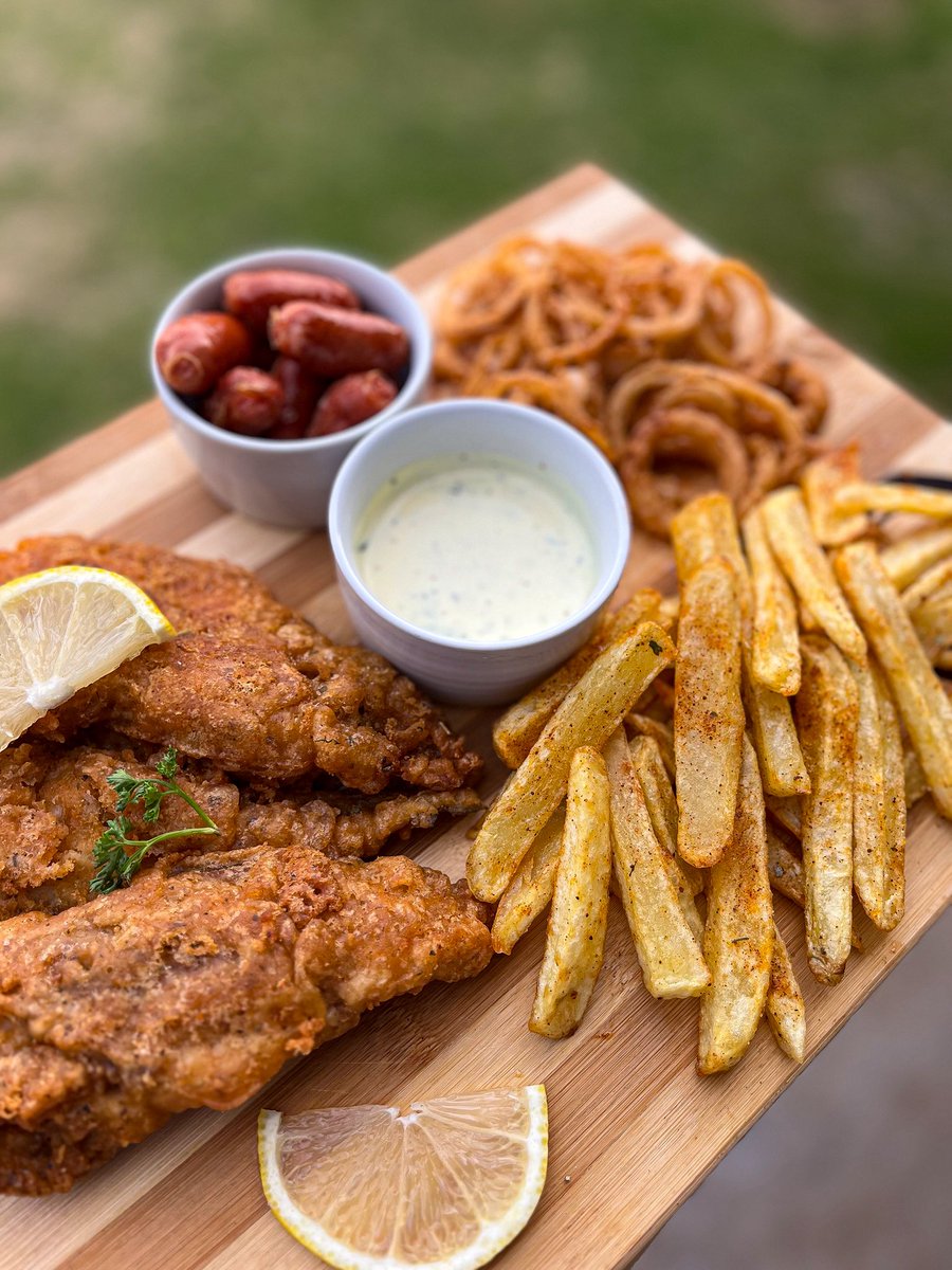 outlwile_s's tweet photo. Happy Monday from Panandpots! ๐คค๐ฉ
#fyp #hakefish #fries https://t.co/ZRnFjJTgiO