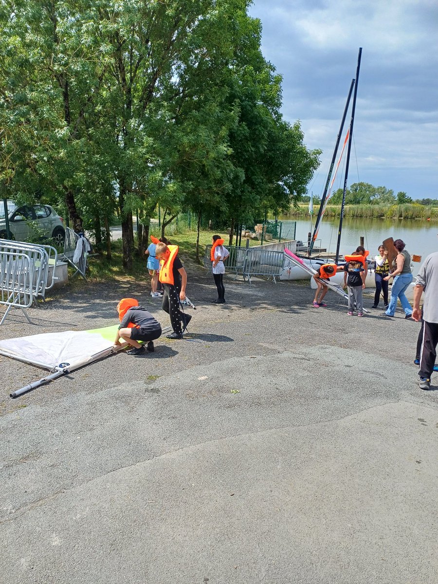 ecolecharron_17 tweet media