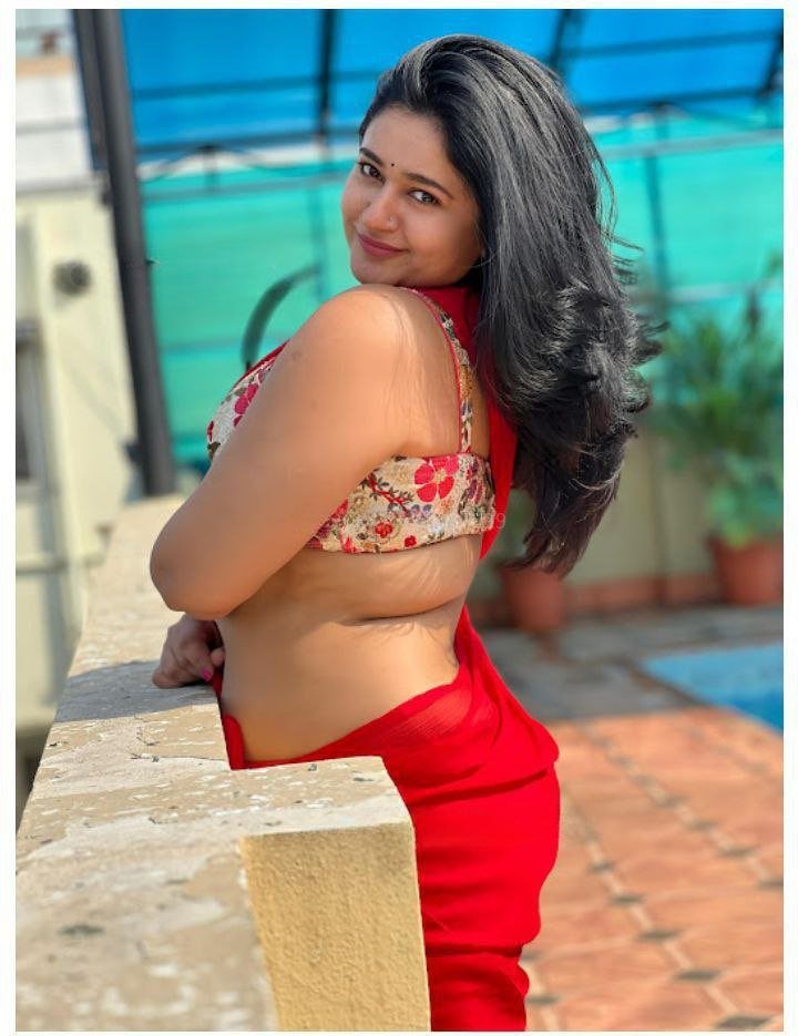 cummer143's tweet image. Amma 🍑👋🏻meda slap 
Mom : ahhhh ekkuva chestunav 
Son : enti lanja noru lestundi 
Mom : mi schl teacher tho padukuna vishayam mi nanna ki chepta ani enni rojulu bediristav ra lanja kodaka mi modda levani nanna ki cheppukunte cheppuko 
Son : bari teginchave  lanja 
Malli slap 🍑👋🏻