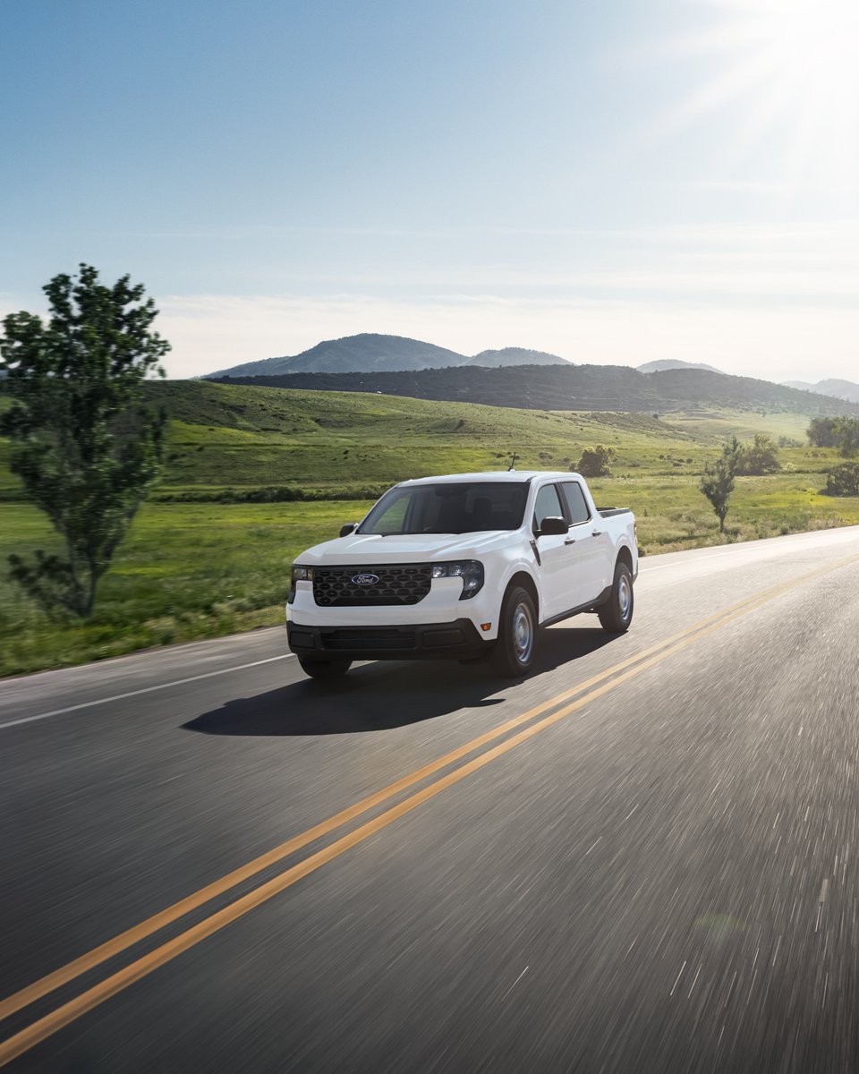 #MAVERICKMONDAY 
🚗💨 The 2025 Ford Maverick XL is ready to conquer the road!
Get ready to experience a ride like no other! Are you ready to take the wheel? 
📍-7111 NW LOOP 410, SAN ANTONIO, TX
📲- 210-509-1024

#FordMaverick #2025Maverick #TruckLife #AdventureAwaits #FordTrucks