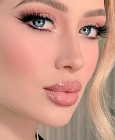 ValentinaGC785's tweet photo. Y sobre todo… no ignores esas corazonadas que tanto has intentado callar.

Porque el verdadero golpe…
no siempre viene de enfrente.
A veces llega por la espalda…
y con una sonrisa.

-Susana Rangel 💔☕️✍️💬 https://t.co/kQbpTGmPAR
