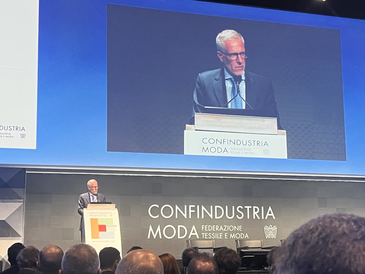 rita querzè (@rquerze) on Twitter photo “Manca la politica industriale” ha nei giorni scorsi il presidente di Confindustria Moda Tamborini. Oggi il successore Luca Sburlati promette collaborazione col governo per rilanciare il settore. In prima fila il ministro Urso e il presidente di <a href="/Confindustria/">Confindustria</a> Orsini “Manca la politica industriale” ha nei giorni scorsi il presidente di Confindustria Moda Tamborini. Oggi il successore Luca Sburlati promette collaborazione col governo per rilanciare il settore. In prima fila il ministro Urso e il presidente di <a href="/Confindustria/">Confindustria</a> Orsini