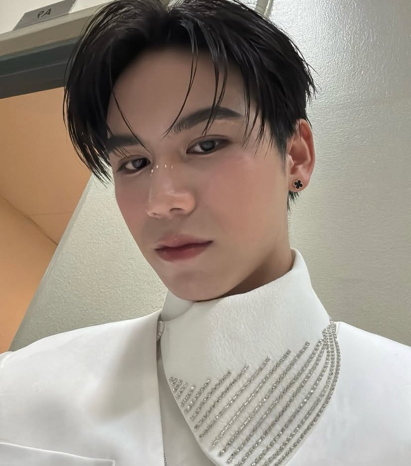 ૮ เก้อเก้อ ა tweet media