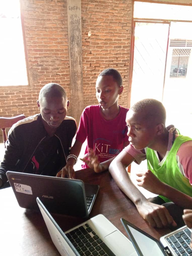 KithubNews's tweet image. Mobile Street Code Club – UMUGENZI TECH : Apporter le Code, l’Espoir et des Opportunités à Chaque Enfant
Ce week-end, nous, à KIT – Digital Innovation HUB, avons lancé le Mobile Street Code Club au centre Enfants Soleils,  #MobileStreetCodeClub #Burundi #InclusionNumérique
