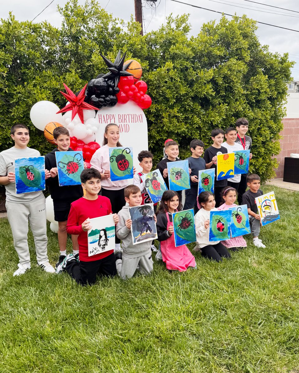 PaintMeAParty's tweet image. Birthdays are for making a splash, and we&apos;re here to add a splash of color! 🎨 Dive into the fun with our Painting Party Services, where every stroke tells a story and every giggle adds a new hue to the canvas of memories. #SplashOfFun #CanvasOfMemories