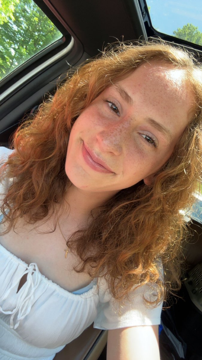 Our COE Student Spotlight this week is on Grace Auer, congratulations Grace!
Licensure area: Primary Education
Hometown: Lisbon, Ohio
Activities at UF: I am part of the ministry team at College First, the volleyball team, UFOSEA
#uBELONGatUF