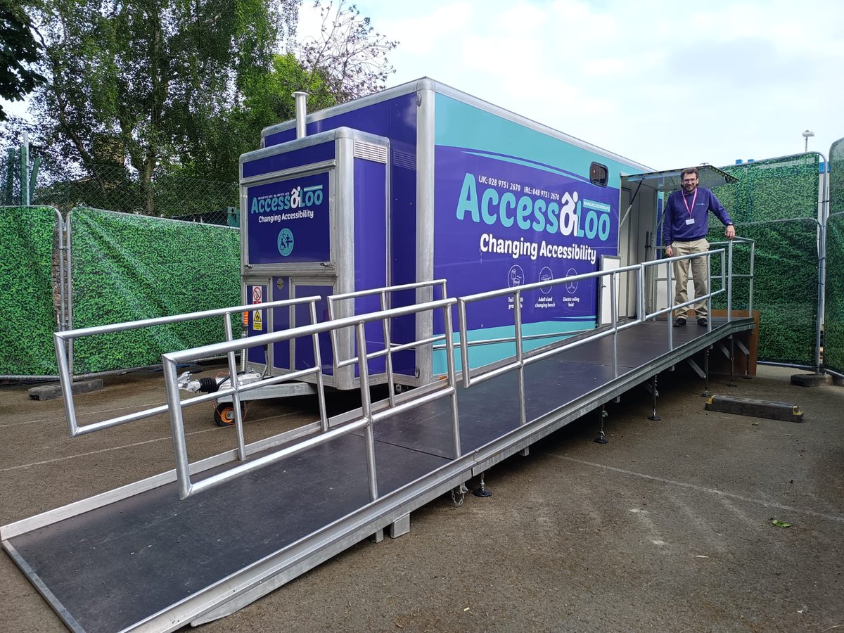 AccessoLoo tweet media