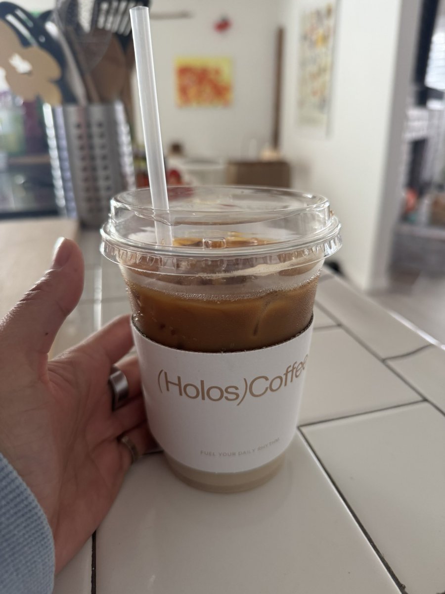 10ajlee's tweet photo. I'm a modern girl but I fold in half so easily https://t.co/JUs6zV8WZU