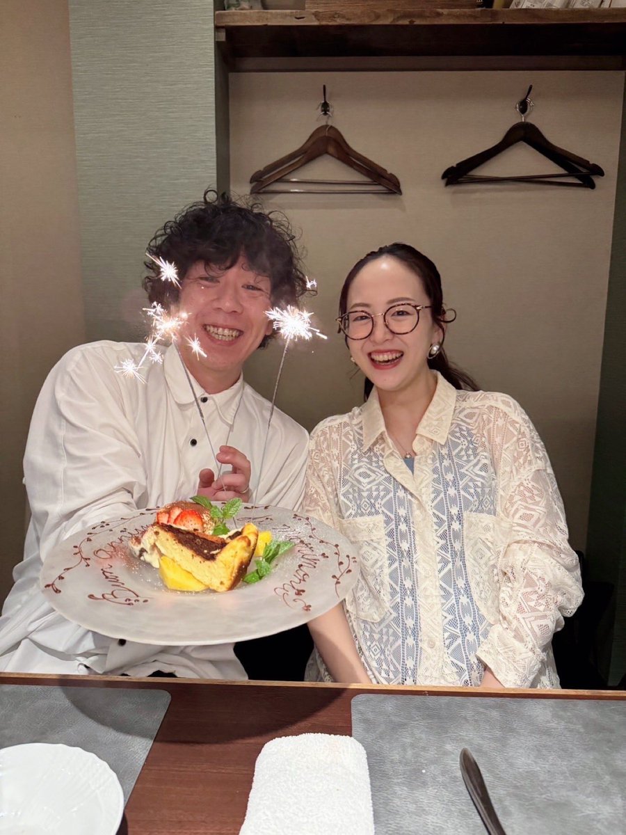 chinappiii's tweet photo. 2025.5.19
結婚7周年のお祝いに行ってきました🥂
2人でお祝いするのは今日で最後。

私たちのもとに
赤ちゃんがきてくれました👶
あと1ヶ月と少しで会える予定です🥲
体調も落ち着き、今はとにかく無事に生まれてきてくれることを祈る毎日です💞

あと少し、2人で過ごす期間を
楽しみたいと思います🥰 https://t.co/tfHl6ZH0gU