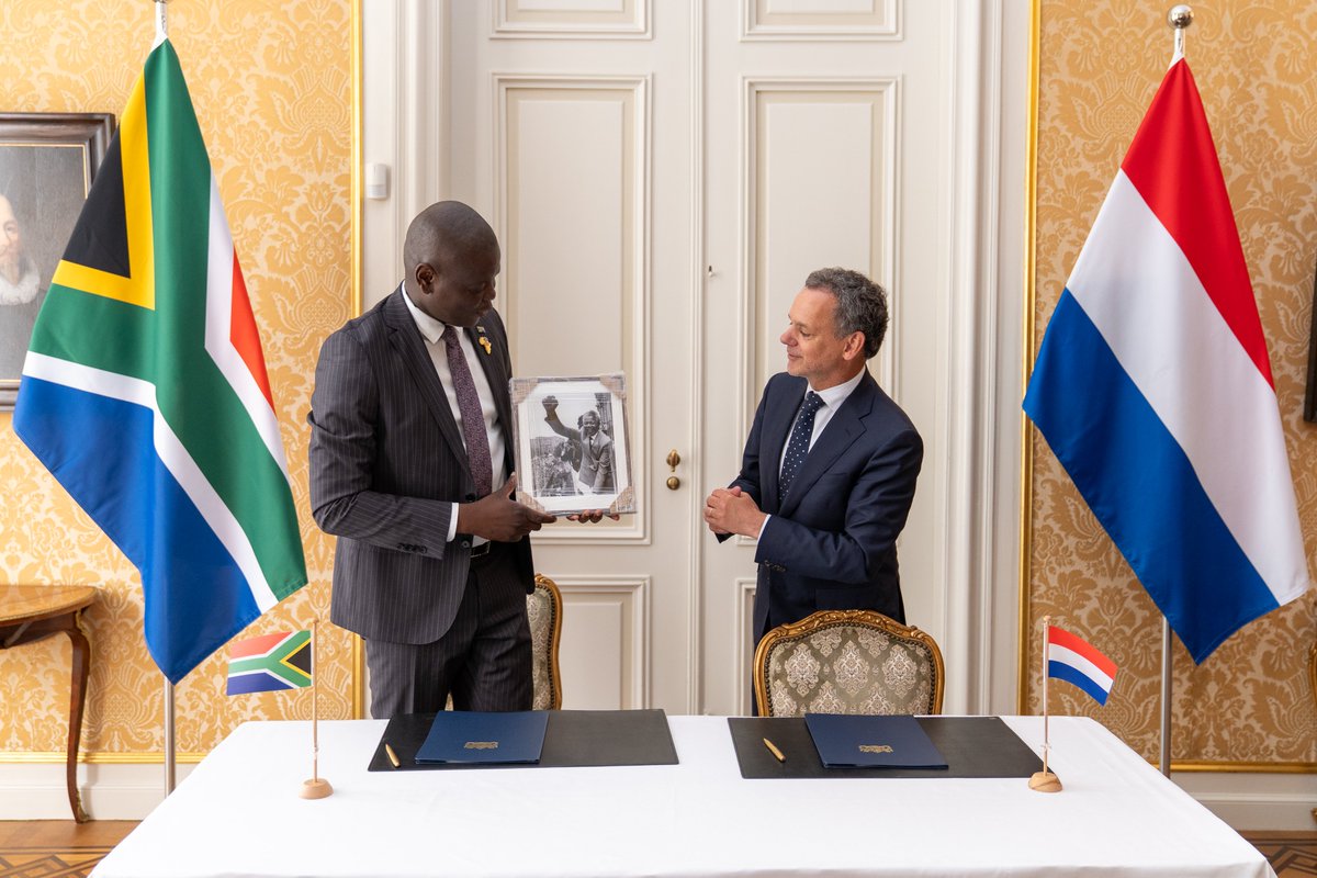 Caspar Veldkamp (@ministerbz) on Twitter photo A pleasure to welcome my colleague <a href="/RonaldLamola/">Minister: International Relations and Cooperation</a> to The Hague. We spoke about current global affairs, G20, #AUEU25 and 🇳🇱-🇿🇦 cooperation, which is thriving in areas such as green energy, water and cyber security. Today's joint communiqué is a testament to our strong partnership⤵️ A pleasure to welcome my colleague <a href="/RonaldLamola/">Minister: International Relations and Cooperation</a> to The Hague. We spoke about current global affairs, G20, #AUEU25 and 🇳🇱-🇿🇦 cooperation, which is thriving in areas such as green energy, water and cyber security. Today's joint communiqué is a testament to our strong partnership⤵️
