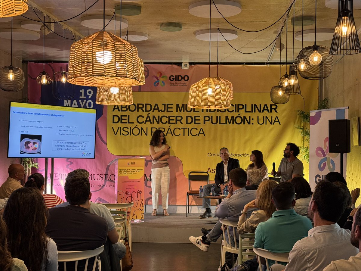 Caso 2
Mujer de 58 años con carcinoma microcítico de pulmón estadio IIB.
Modera: Dr. Alfredo Sánchez
Ponente: Dra. Sara Blasco
Discusión con: Dr. Celada y Dra. Insa
#CáncerPulmón #Multidisciplinar