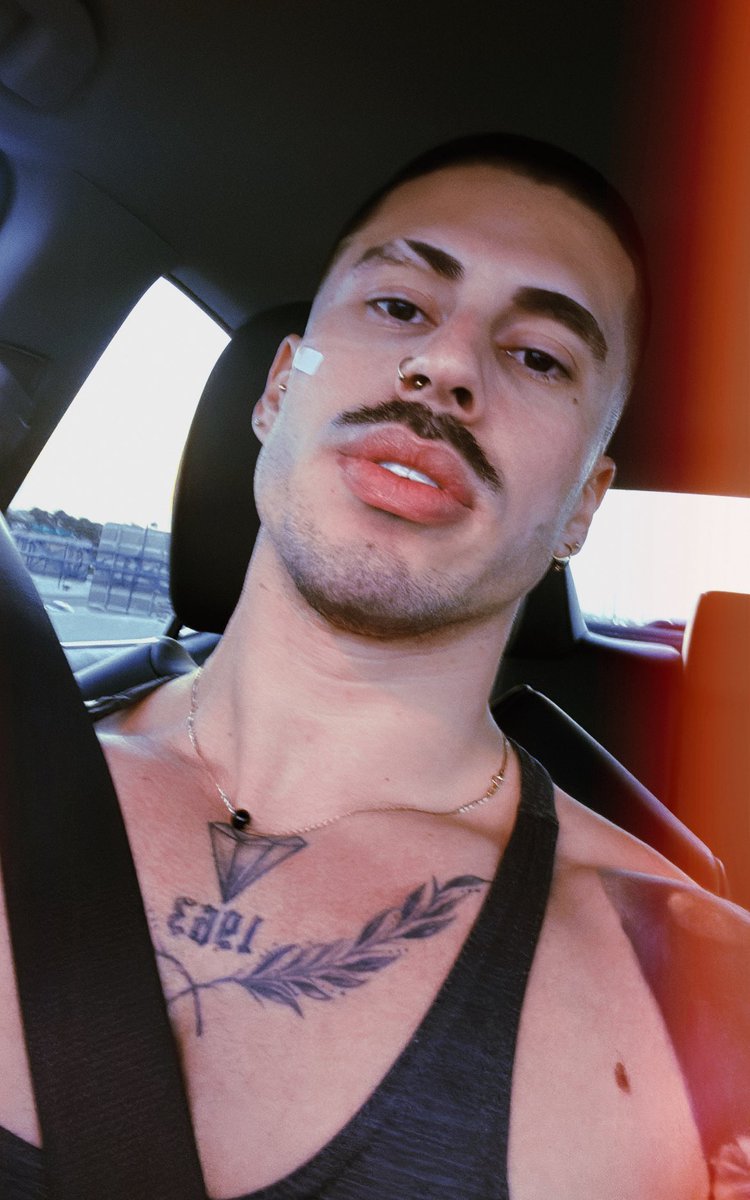 👹👹👹 
onlyfans.com/bbyro26