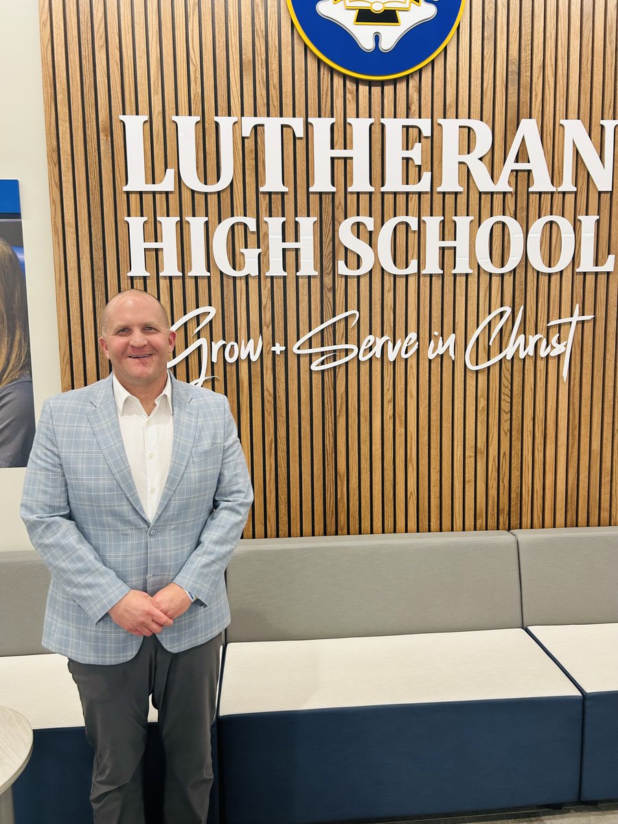 Today, we closed out the school year in worship, celebrating all that God has done in and through our students at Lutheran High School! Dr. Kuhlmann shared a powerful reminder of what makes LHS so special—our mission to Grow and Serve in Christ—and walked us through the “Top 100
