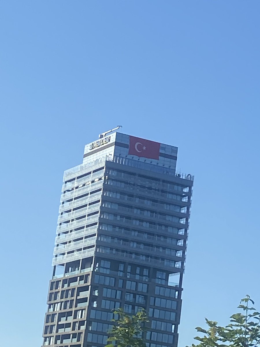 Bayrakla kapanmayabilir, bant deneyin..