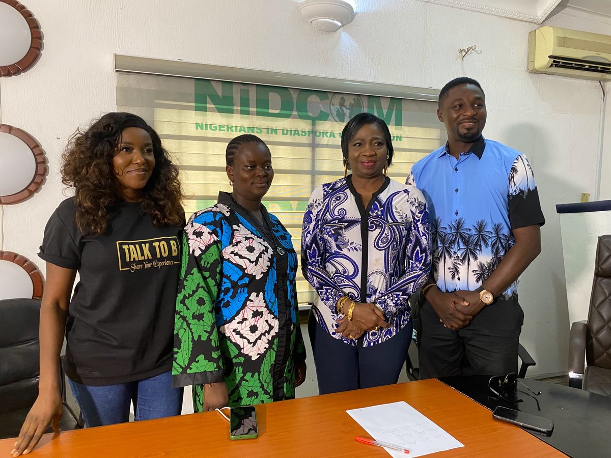 abikedabiri's tweet photo. Breaking!Adeola, daughter of popular actress, Jumoke George, who cried out that she had not heard from her daughter in four years is back home , from Mali where she was trafficked to .Just received her , with Biola Adebayo who broke the story and  Niyi Johnson. Details later ! https://t.co/YNqyRpCrTZ