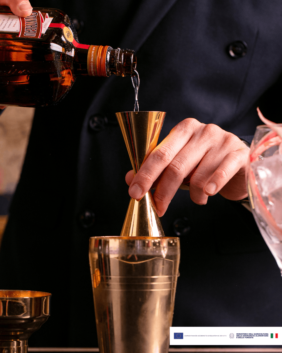 ProseccoDOC's tweet image. Whether you’re into timeless classics or looking to try something with a sparkling twist, we’ve got you covered.

Head to our website for cocktail recipes ranging from the iconic to the unexpected, all with a splash of #proseccodoc, of course