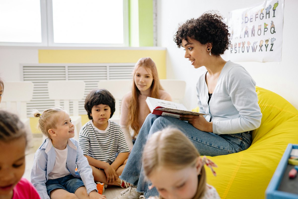 stepp_ingstones's tweet image. Every small moment you spend inspiring early learners helps to build a brighter future. 💫
👣 It takes one Stepping Stone at a time to grow the leaders of tomorrow.
#MondayMotivation #EarlyYears #FutureEducators #SteppingStonesTraining #LifelongLearning
