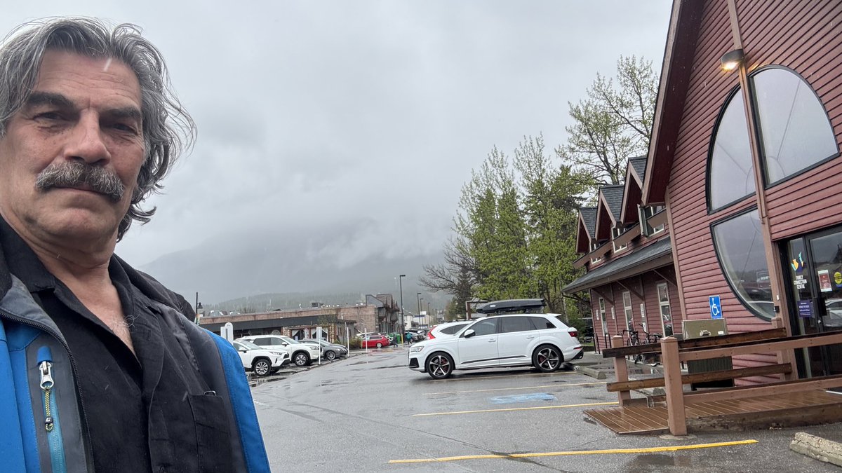 iTinkrInc's tweet photo. Took a day ‘off’ yesterday and drove the back way to Canmore. Lovely drive, ending up at Creekside, one of the settings for the story I’m writing. Rainy days drives are just fine… the journey continues!
#storyteller #Author #screenwriter #writerslife #cannotlie #abouttruth https://t.co/M33B4WAqbW