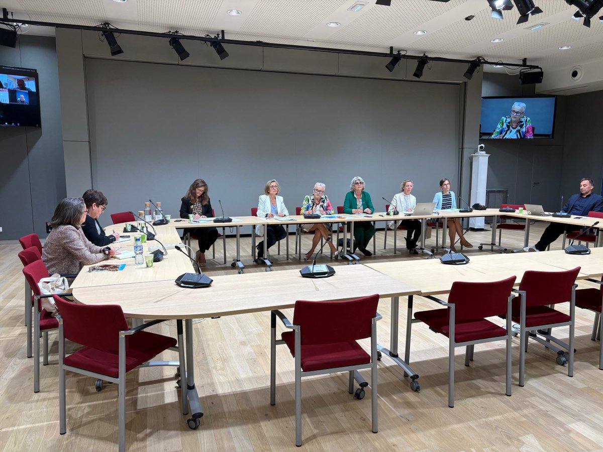 AMF | Association des maires de France (@l_amf) on Twitter photo 💬 Cet après-midi, la ministre déléguée chargée de la ruralité <a href="/FrancoiseGatel/">Françoise GATEL</a> a participé à la réunion de la commission des communes et territoires ruraux (CCTR) de l’AMF, en présence de plus de 45 élus.
💡 Elle a souligné l’importance de changer de regard sur la ruralité et a 💬 Cet après-midi, la ministre déléguée chargée de la ruralité <a href="/FrancoiseGatel/">Françoise GATEL</a> a participé à la réunion de la commission des communes et territoires ruraux (CCTR) de l’AMF, en présence de plus de 45 élus.
💡 Elle a souligné l’importance de changer de regard sur la ruralité et a
