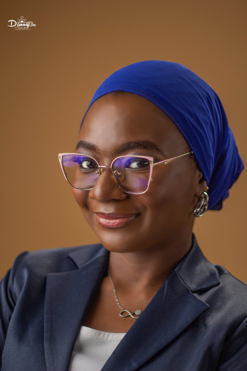 Your DP is your first online impression.

Ditch those old selfies and show up with a fresh, fireee portrait! 😌🔥

Book a corporate portrait session with me and let your LinkedIn, WhatsApp, or brand page speak premium.