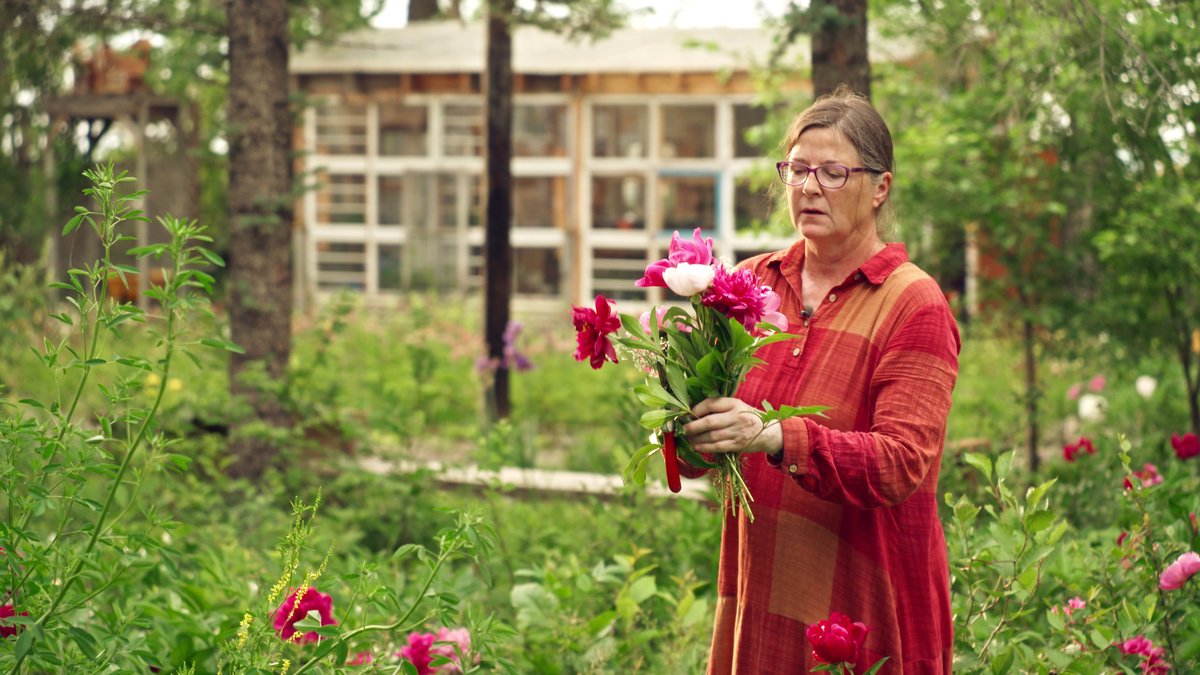 Travel across Canada and across seasons to witness gardens in various states of splendour. Watch Ageless Gardens, Season 5 tonight on <a href="/VisionTV/">VisionTV</a> (9pm ET / 6pm PT). #MondayMotivation #WorldPremiere #documentaryseries
youtu.be/1ppnoEgjhAA