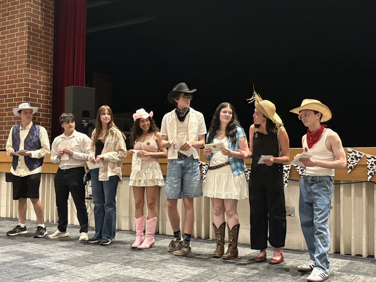 PorterPlayers's tweet photo. THESPIAN BANQUET 2025: BOOTS &amp; BOWS! 🤠

We had so much fun at our final drama event of the year! We love getting to recognize excellent Porter Players, and most importantly, PARTY! Thank you to everyone who came! We have had such a great season and can’t wait for next year! https://t.co/YnK9VXNWC7