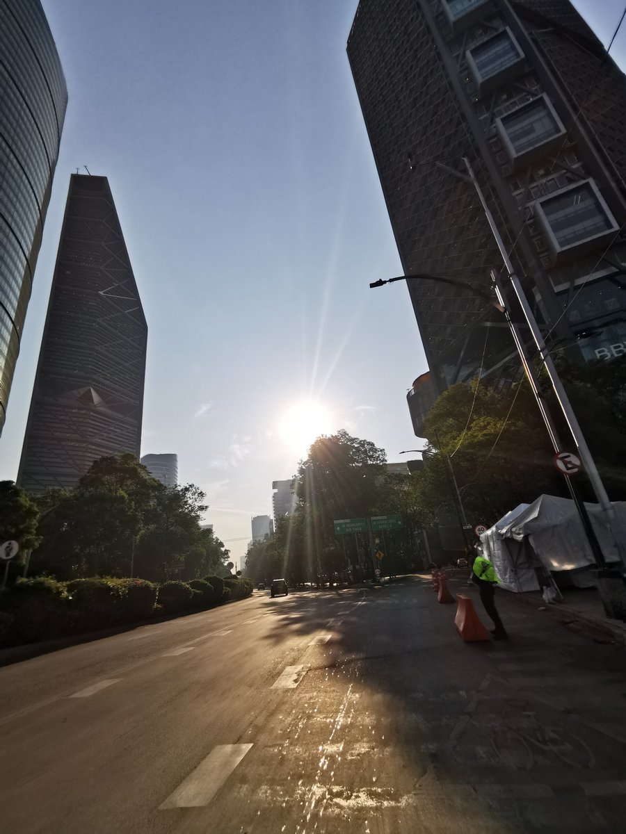 jessicajaimeshe's tweet image. #PoderosoVuelaAlto buenos dias @ruleiro @eltalcha airto y comunidad #poderoso podria sonar la rola de pinguino de Rodríguez para alivianar la calor?