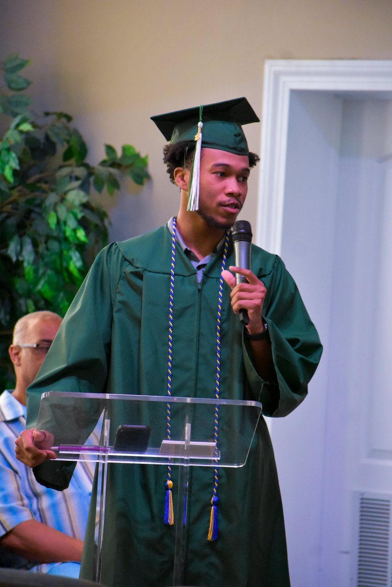 FPTabernacle's tweet photo. From cradle to college! 🎓

Congrats to Darius McKenzie, a proud University of Mount Olive grad and lifelong member of FPT. 💜

#Classof2025 #UMOGrad #FPT #FulfilledPromise #CollegeGrad https://t.co/0XQQ9mxvt3