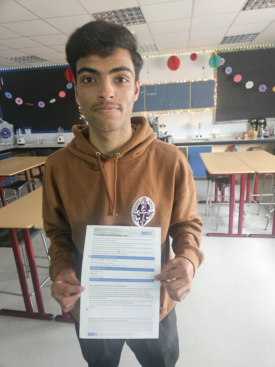 Shannon_FARE's tweet image. Well done to our S6s who completed the Emergency First Aid at Work SCQF Level 6 - 1 Day course today. Here is one of our candidates with their booklet and little anne doll. Another qualification in the bag. ⛑️✅️ @allsaintsrcsec @FARE_Scotland #LifeSkills #LearnFirstAid