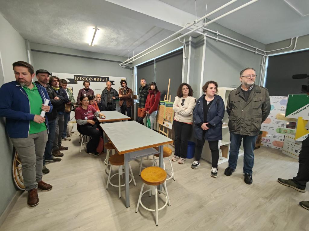 Cultur-Monts Interreg Sudoe (@culturmonts) on Twitter photo <a href="/Arqueoagraria/">Arqueología Agraria</a> <a href="/6Sudoe/">Interreg SUDOE</a> Visitamos el colegio público de Belmonte de Miranda donde el alumnado nos muestra el trabajo de investigación que han realizado en el marco del proyecto ConCiencia Histórica, impulsado <a href="/Arqueoagraria/">Arqueología Agraria</a> <a href="/FECYT_Ciencia/">FECYT</a> y <a href="/6Sudoe/">Interreg SUDOE</a>
#CulturMonts #transferencia #educacioncoentifica <a href="/Arqueoagraria/">Arqueología Agraria</a> <a href="/6Sudoe/">Interreg SUDOE</a> Visitamos el colegio público de Belmonte de Miranda donde el alumnado nos muestra el trabajo de investigación que han realizado en el marco del proyecto ConCiencia Histórica, impulsado <a href="/Arqueoagraria/">Arqueología Agraria</a> <a href="/FECYT_Ciencia/">FECYT</a> y <a href="/6Sudoe/">Interreg SUDOE</a>
#CulturMonts #transferencia #educacioncoentifica
