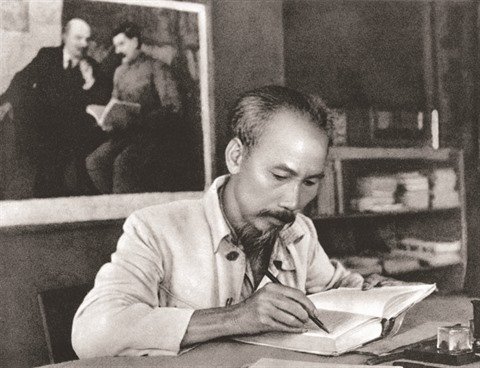 Ho Chi Minh, fundador del Partido Comunista de Indochina y del Partido Comunista de Vietnam,  dirigente de la liberación y la Revolución vietnamita. 

135 aniversario de su natalicio.