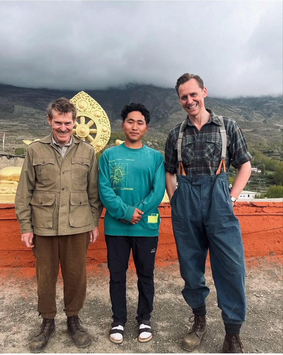 katerinaki28's tweet photo. New!!!! Tom Hiddleston and Willem Dafoe in Nepal filming #Tenzing #TomHiddleston #hiddlestoners #williamdefoe https://t.co/SzHS3ixCTs