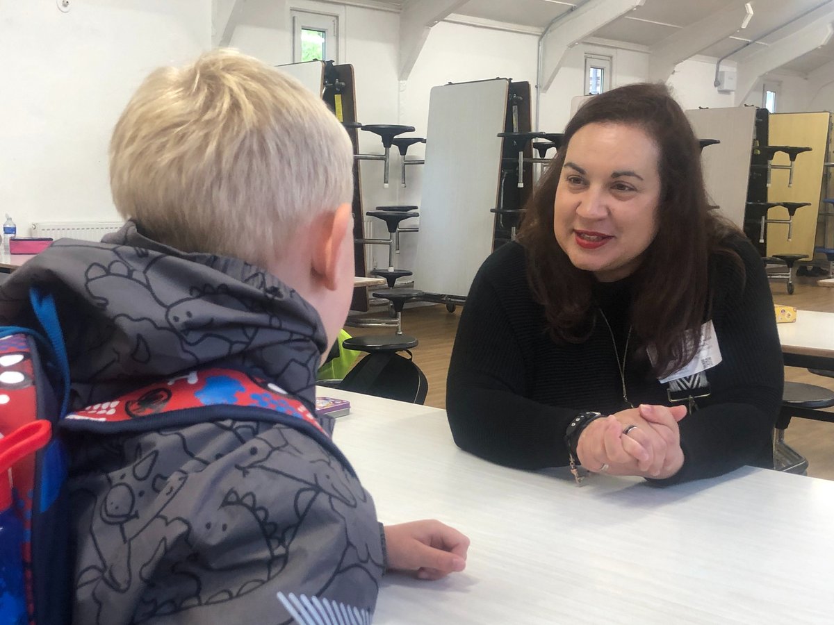 haringeycouncil's tweet image. Cabinet Members @ZenaBrabazon &amp;amp; @lmdasneves visited @EarlhampsN22 today to see the excellent work being done for our children by staff at a burgeoning #BreakfastClub.

It's fantastic to see kids get a nutritious, healthy meal in the morning - a great start to the school day! 🍎🥣