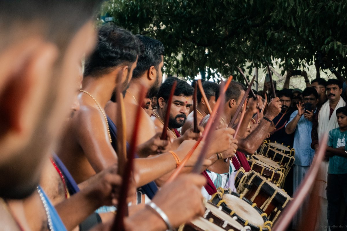 PriyadharshanS's tweet photo. Thrissur Pooram - a percussive glory https://t.co/H01wLqin3q