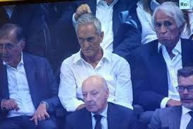 LucaQuasimodo's tweet photo. uno dei campionati piu scarsi degli ultimi 30 anni,si vincerà lo scudetto con massimo 82 punti(quando vinceva gli scudetti la #Juventus  sempre sopra i 90) arbitraggi scandalosi,favori agli amici,stampa collusa,procure assenti,questo è oggi il calcio italiano #MarottaLeague https://t.co/55WE85T1Uj