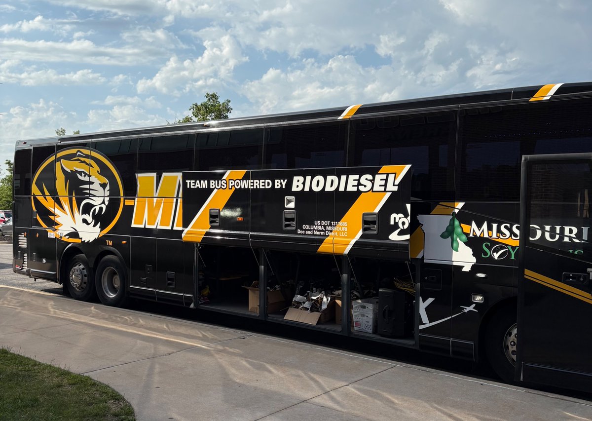 MizzouAthletics's tweet image. The "Zou to You" bus tour begins today with the following stops: 

📍Today: Kennett
📍Tuesday: West Plains, Joplin
📍Wednesday: Marshall, Chillicothe 

Sign up for a stop coming to you! bit.ly/4iSIXfq
#MIZ 🐯// #WillToWin