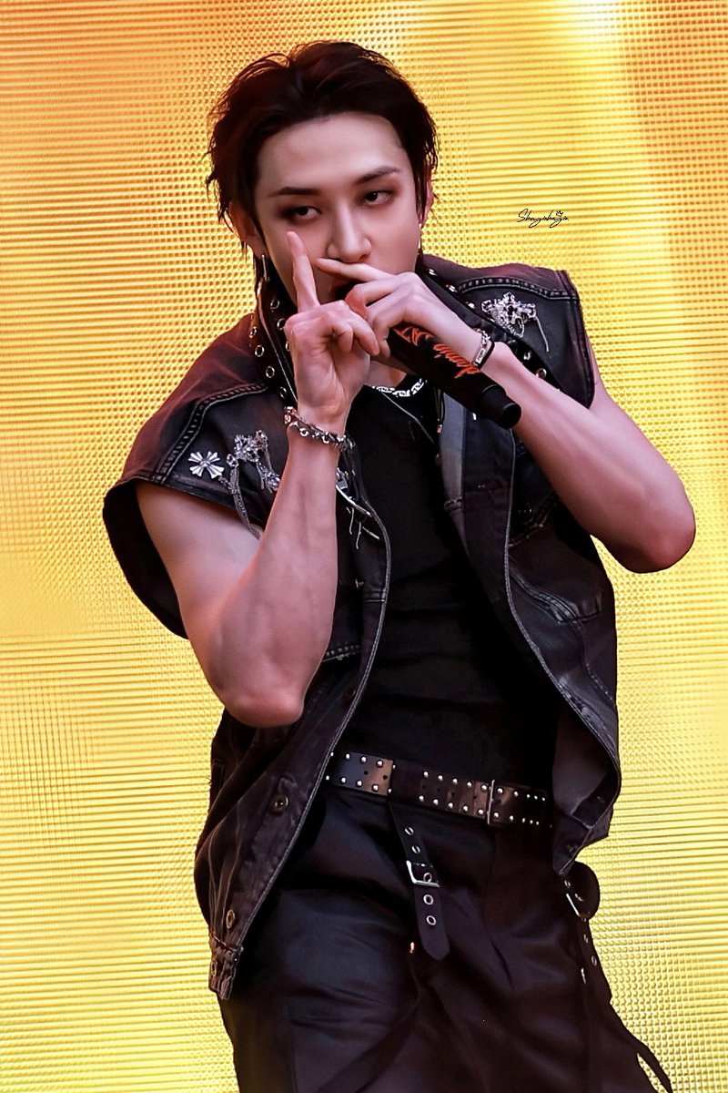 bangchan_robin's tweet photo. バンチャンさん大優勝🐺🖤 https://t.co/YrrDfftwAn