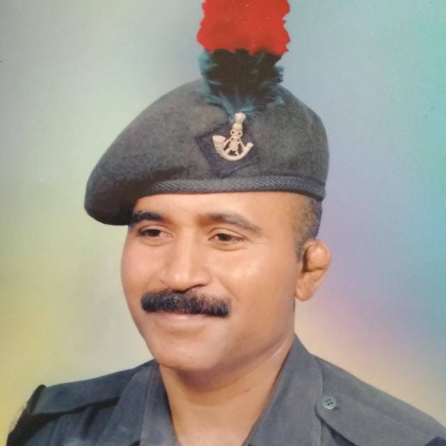 AllRaichur's tweet photo. ದೇಶ ರಕ್ಷಣೆಯಲ್ಲಿ ಸೈನಿಕರ ಪಾತ್ರ ಮತ್ತು ಎದುರಿಸ ಬೇಕಾದ  ಸವಾಲುಗಳು ಹಾಗು ಅವರ ಸೇವಾ ಅನುಭವ ಕುರಿತು ಮಾಜಿ ಸೈನಿಕ ಸಿದ್ದಪ್ಪ ಗೊಡಚಿ ಅವರ ಸಂದರ್ಶನ ದಿನಾಂಕ 20/05/2025ರಂದು ಮುಂಜಾನೆ 9.05ಗಂಟೆಗೆ ರಾಯಚೂರು ಆಕಾಶವಾಣಿ ಕೇಂದ್ರದಿಂದ ಪ್ರಸಾರ ವಾಗಲಿದೆ.FM 102.1mhz ಟ್ಯೂನ್ ಮಾಡಿ ಕೇಳಿ. https://t.co/DeAKwOLKzI