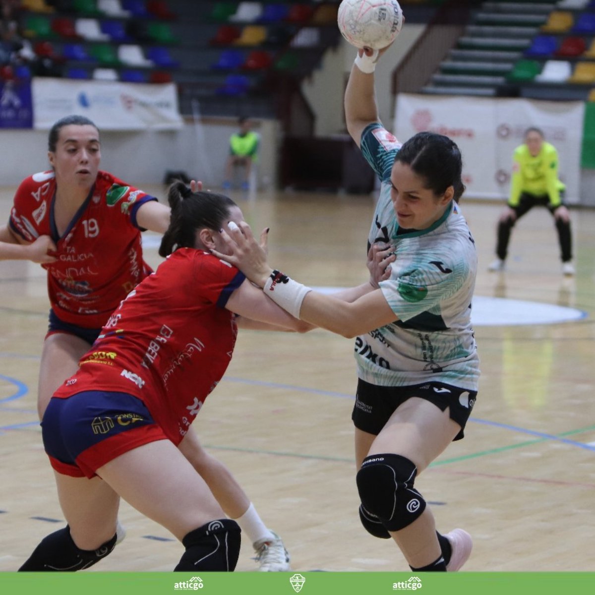 Atticgo Balonmano Elche (@cbm_elche) on Twitter photo ✨ KELLY ROSA | #GuerreraIberdrola de los cuartos de final del playoff por el título de la <a href="/IberdrolaDHF/">Liga Guerreras Iberdrola</a>.
💚 Nuestra lateral izquierdo #AtticgoBMElche ha sido clave en la eliminatoria a doble partido jugada ante @BMPorrino para poder estar en semifinales. ✨ KELLY ROSA | #GuerreraIberdrola de los cuartos de final del playoff por el título de la <a href="/IberdrolaDHF/">Liga Guerreras Iberdrola</a>.
💚 Nuestra lateral izquierdo #AtticgoBMElche ha sido clave en la eliminatoria a doble partido jugada ante @BMPorrino para poder estar en semifinales.