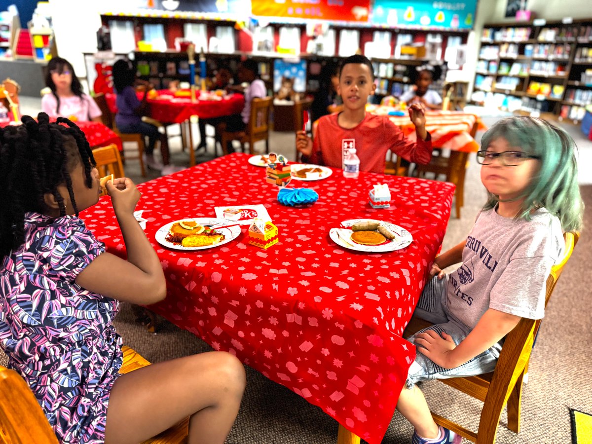 piratenation219's tweet image. Salk Elementary had 13 students participate in the @LakeCoLib Read-a-thon. Students read books for 6 weeks. As a thank u, students attended a breakfast in the library by Salk Librarian Katy McKnight. Kudos 2 our scholars 4 reading! #pirateproud #merrillvillereads