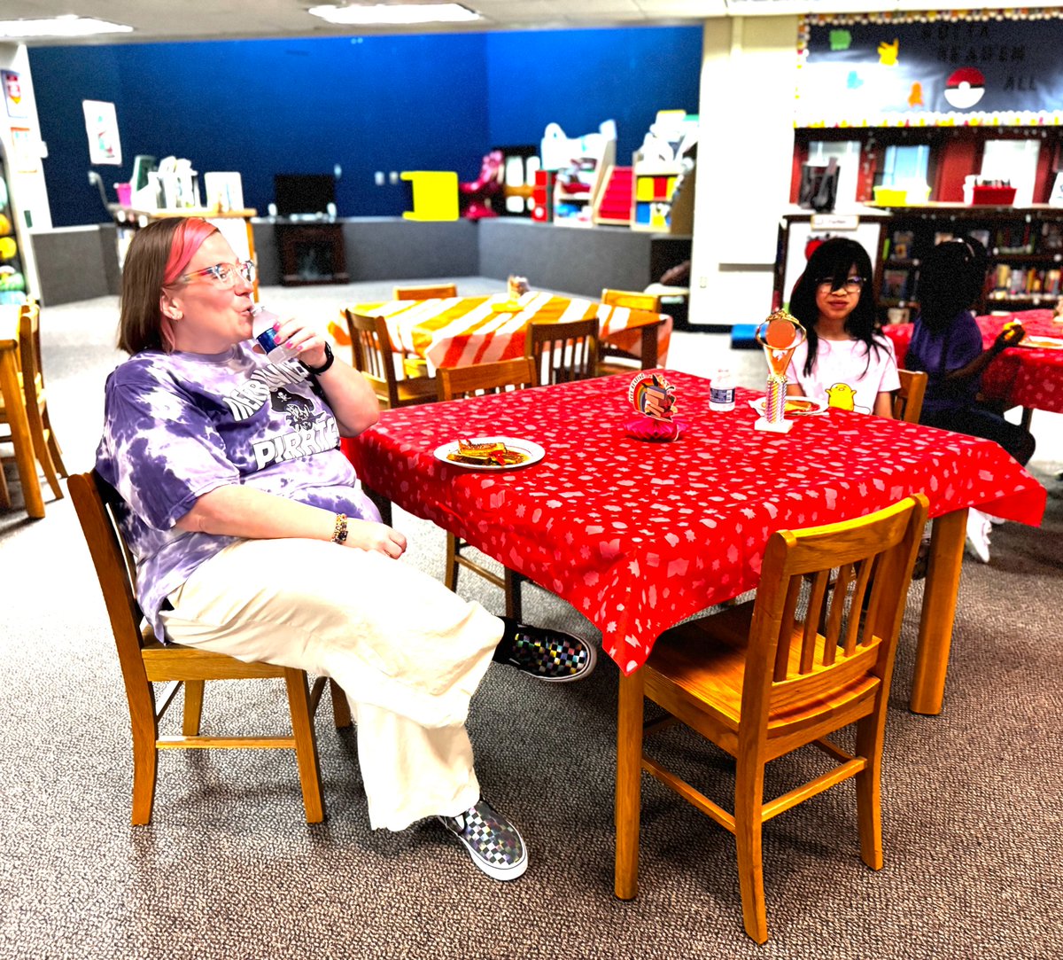 piratenation219's tweet image. Salk Elementary had 13 students participate in the @LakeCoLib Read-a-thon. Students read books for 6 weeks. As a thank u, students attended a breakfast in the library by Salk Librarian Katy McKnight. Kudos 2 our scholars 4 reading! #pirateproud #merrillvillereads