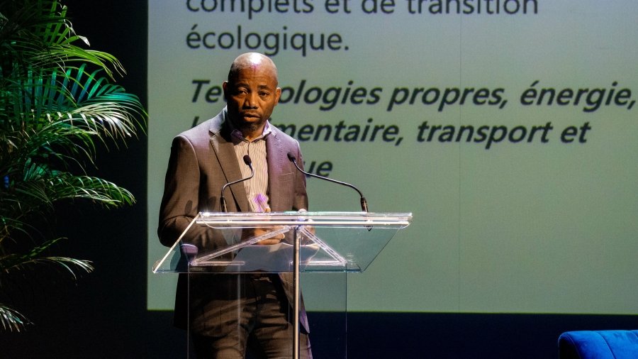 Le monde change à une vitesse Grand V (ex. IA) mais les crises se multiplient.
La tentation d'abandonner est + forte mais on doit chacun faire notre part.
Travailler pour le bien commun doit nous habiter tous les jours.
#transitionecologique 
#économieverte 
#développementdurable