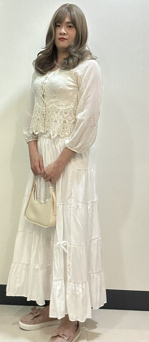 潛水太久了～
感覺這套還挺有氣質的