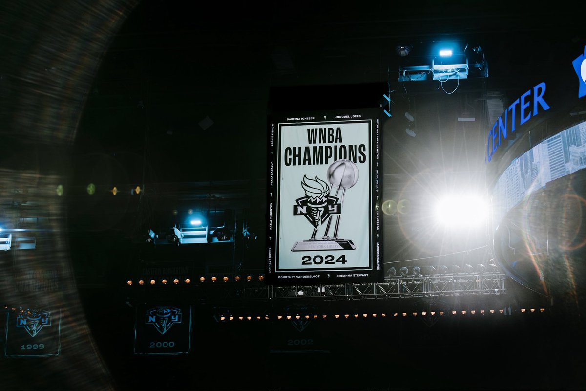 Views from <a href="/nyliberty/">New York Liberty</a> ring ceremony 🗽

shot for @TheNextHoops