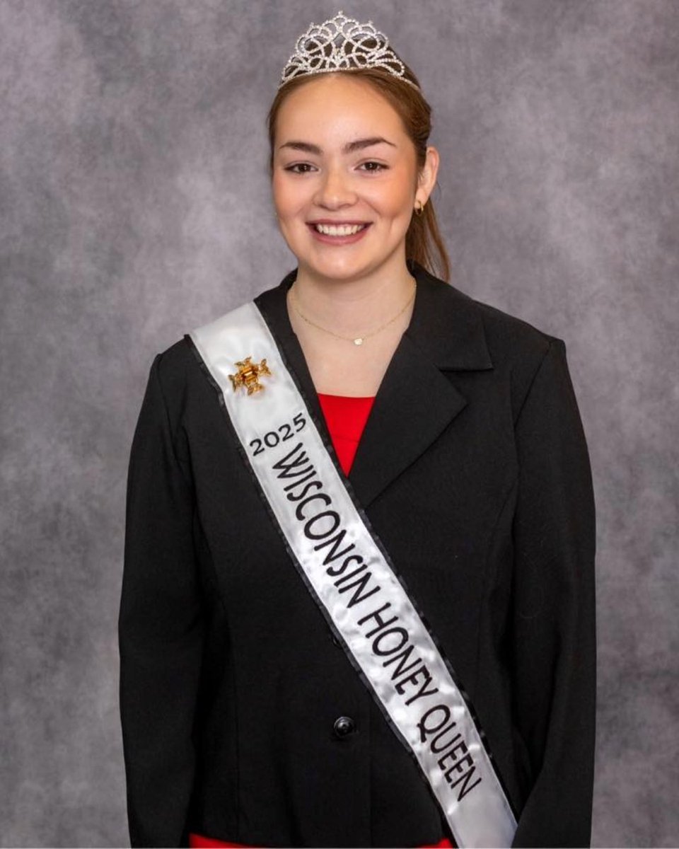 UW–Madison CALS (@uwmadisoncals) on Twitter photo Congratulations to <a href="/UW_AAE/">UWMadison Ag&AppEcon</a> student Emily Sydow on being named the 2025 Wisconsin Honey Queen! 🍯 Emily is spending the year traveling the state, sharing knowledge and promoting beekeeping and the honey industry. wihoney.org/honey-queen/
Photos: Wisconsin Honey Producers Congratulations to <a href="/UW_AAE/">UWMadison Ag&AppEcon</a> student Emily Sydow on being named the 2025 Wisconsin Honey Queen! 🍯 Emily is spending the year traveling the state, sharing knowledge and promoting beekeeping and the honey industry. wihoney.org/honey-queen/
Photos: Wisconsin Honey Producers