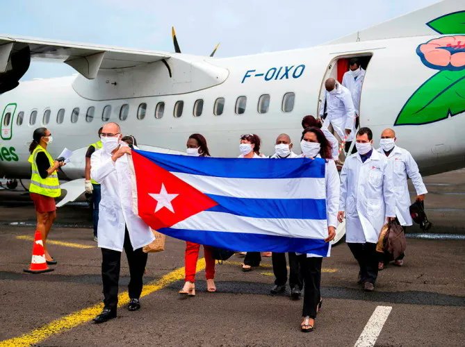 Cuban doctors bring health and hope to the neediest corners of the world🌎. 

Their solidarity work, based on principles of dignity and cooperation, defies discrediting campaigns.