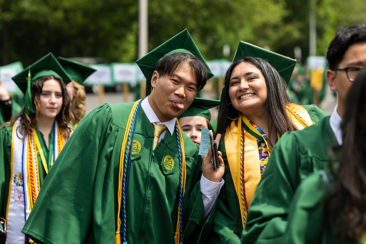 GMU_COS's tweet photo. We celebrated BIG on Friday! ๐ Congrats to our
#MasonScience Class of 2025โyouโre officially Mason Alumni! Here's to bold futures and groundbreaking science ahead. ๐๐#MasonGrad #MasonScience #Classof2025 https://t.co/NXVQrISaHj