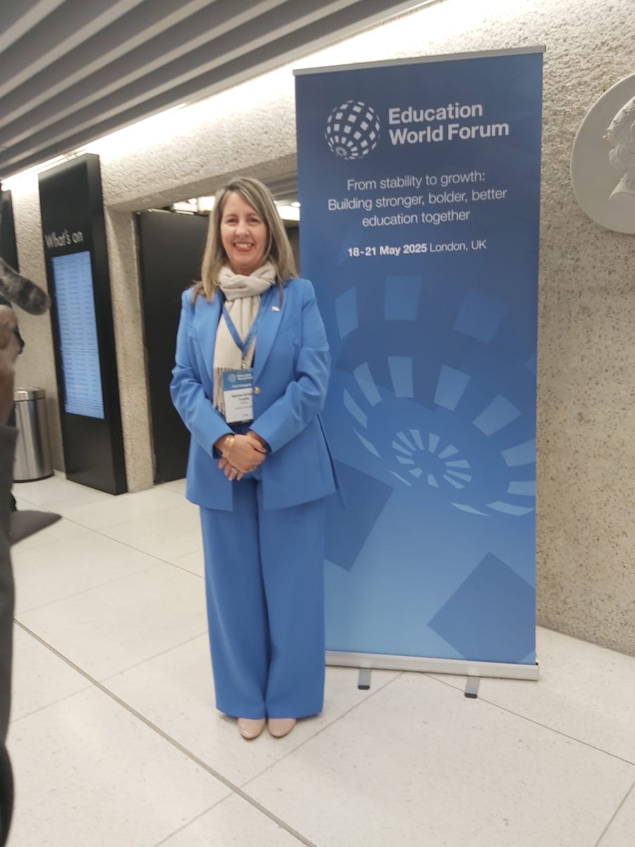 La delegación cubana asistente al Foro Mundial de Educación 2025 participó en la impartición de cuatro temas relacionados con la #Educación. Asimismo, la ministra <a href="/naimatrujillob/">Naima Ariatne Trujillo Barreto</a> concedió una entrevista sobre el sistema educativo cubano.
🇨🇺🇨🇺🇨🇺🇨🇺🇨🇺